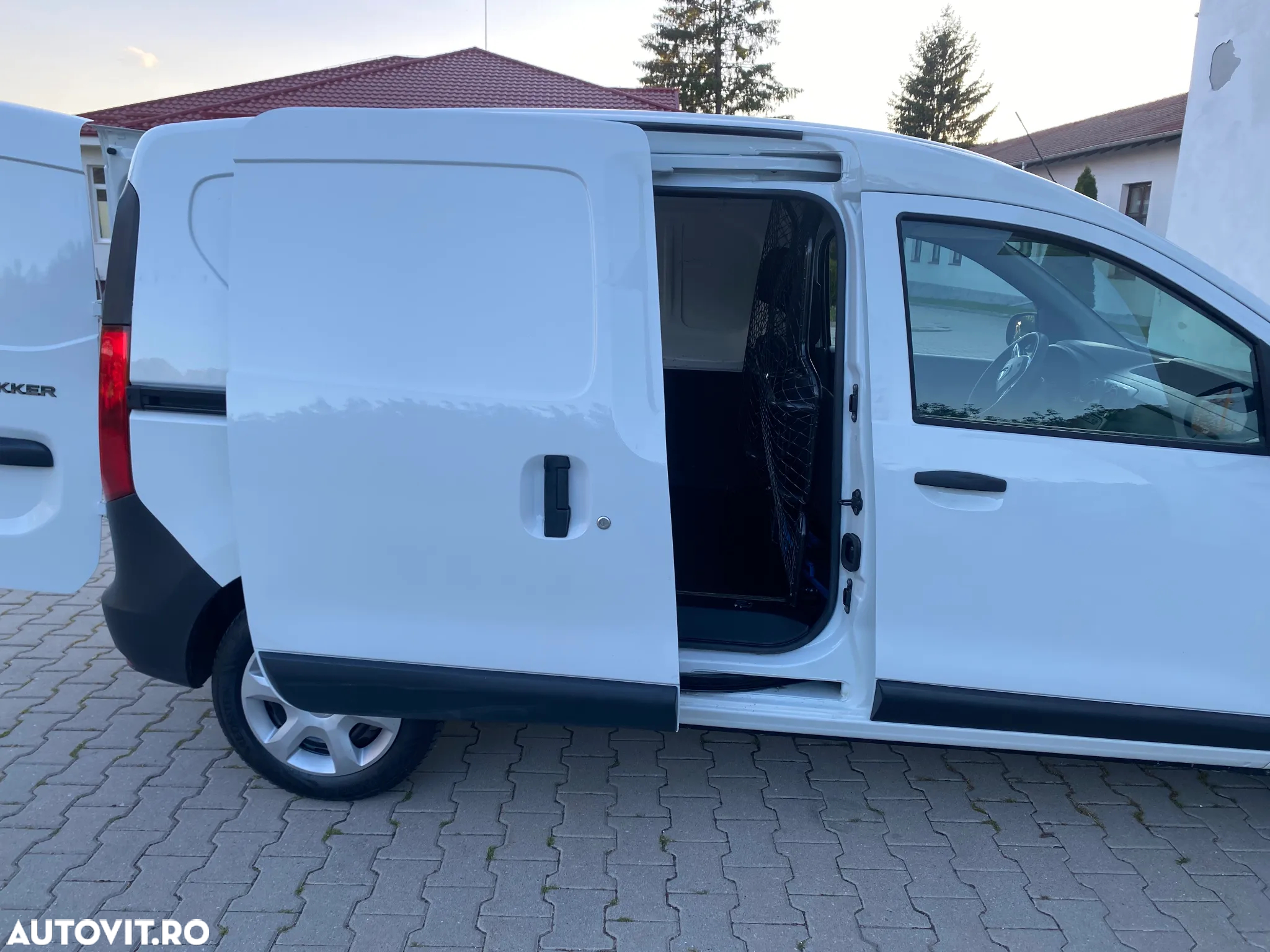 Dacia Dokker 1.5 Blue dCi Laureate - 9