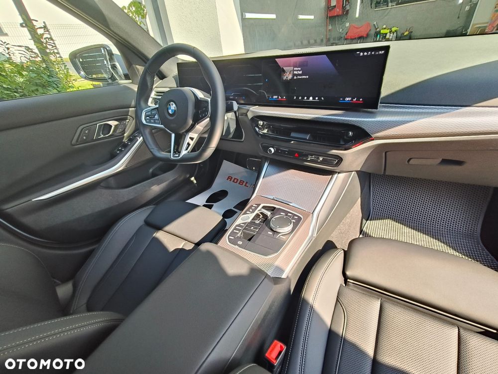 BMW Seria 3 330i xDrive M Sport - 16