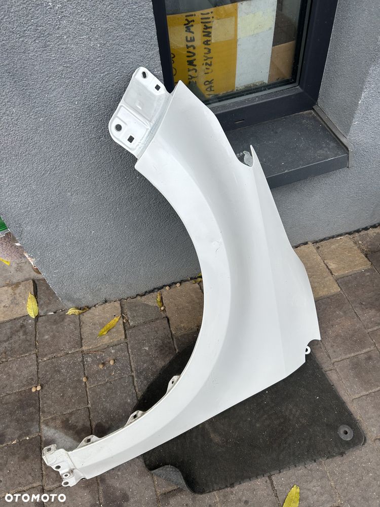 YARIS IV BŁOTNIK LEWY PRZÓD 089 PERŁA IGLA ORG. - 2