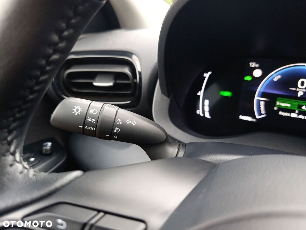Toyota Yaris Hybrid 1.5 Style - 23