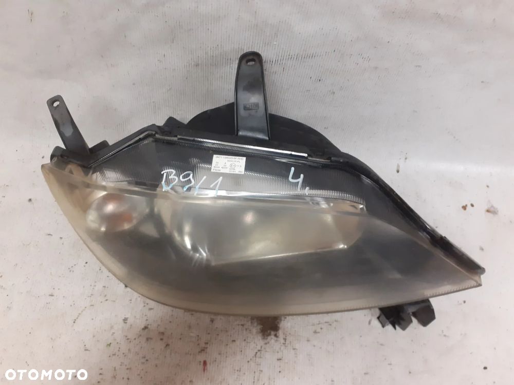 * LAMPA PRZEDNIA PRAWA PRZÓD PRAWO MAZDA 2 DY - 2