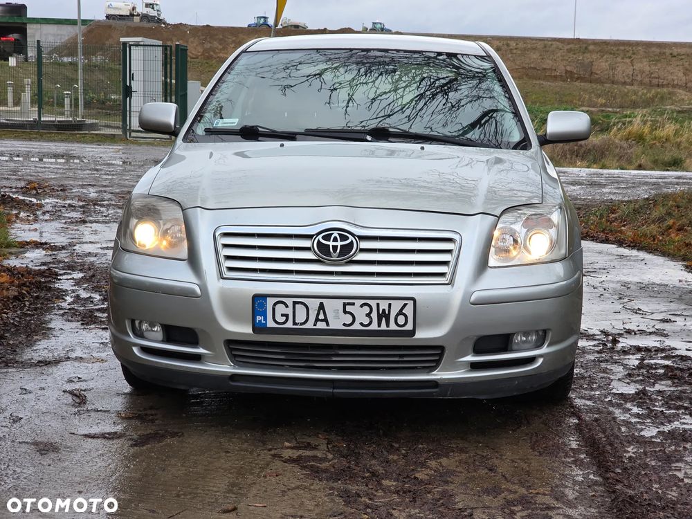 Toyota Avensis 2.0 VVT-i Prestige - 3