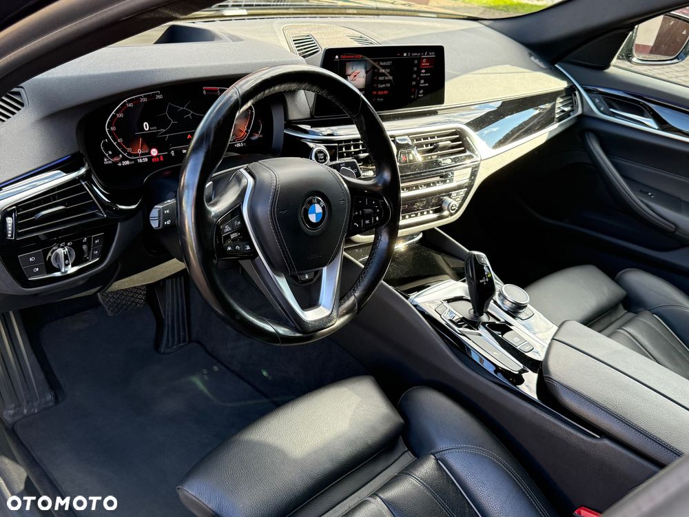 BMW Seria 5 520d Sport Line - 15