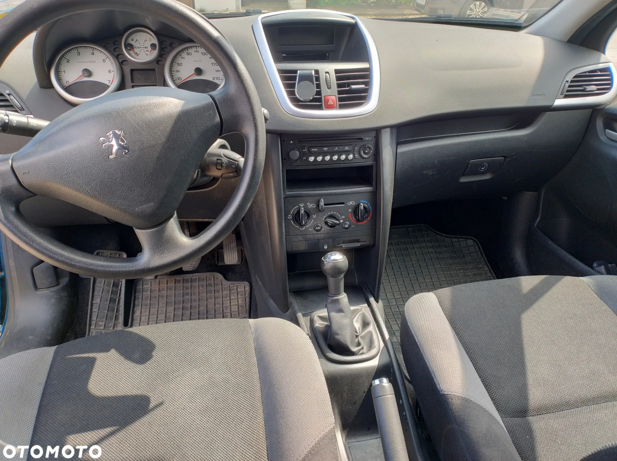 Peugeot 207 - 13
