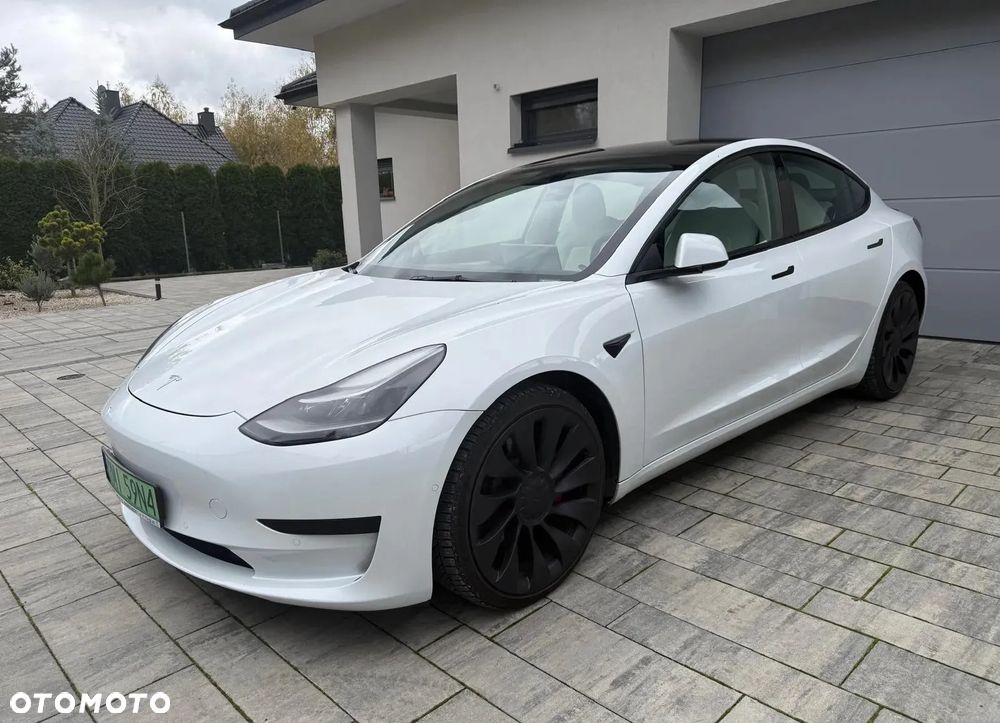 Tesla Model 3 - 1