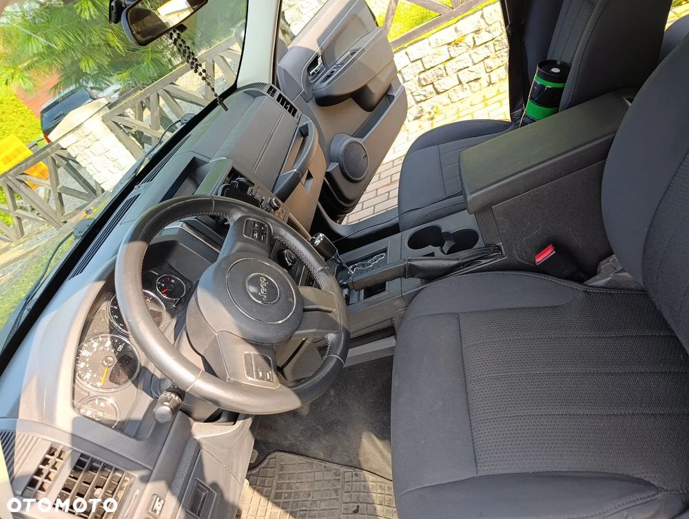 Jeep Liberty - 15