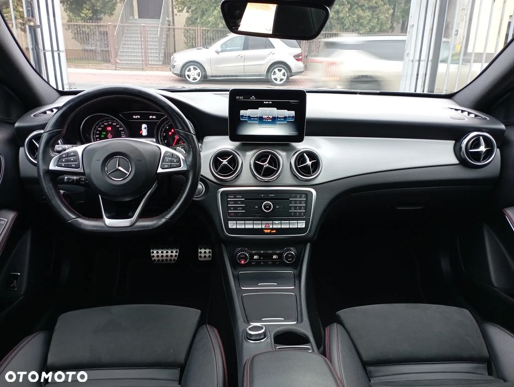 Mercedes-Benz GLA 220 4-Matic AMG Line - 9
