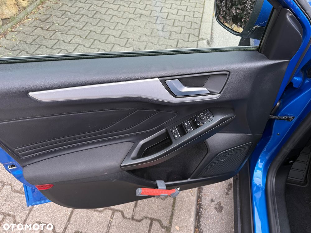 Ford Focus 1.5 EcoBlue Start-Stopp-System TITANIUM DESIGN - 12