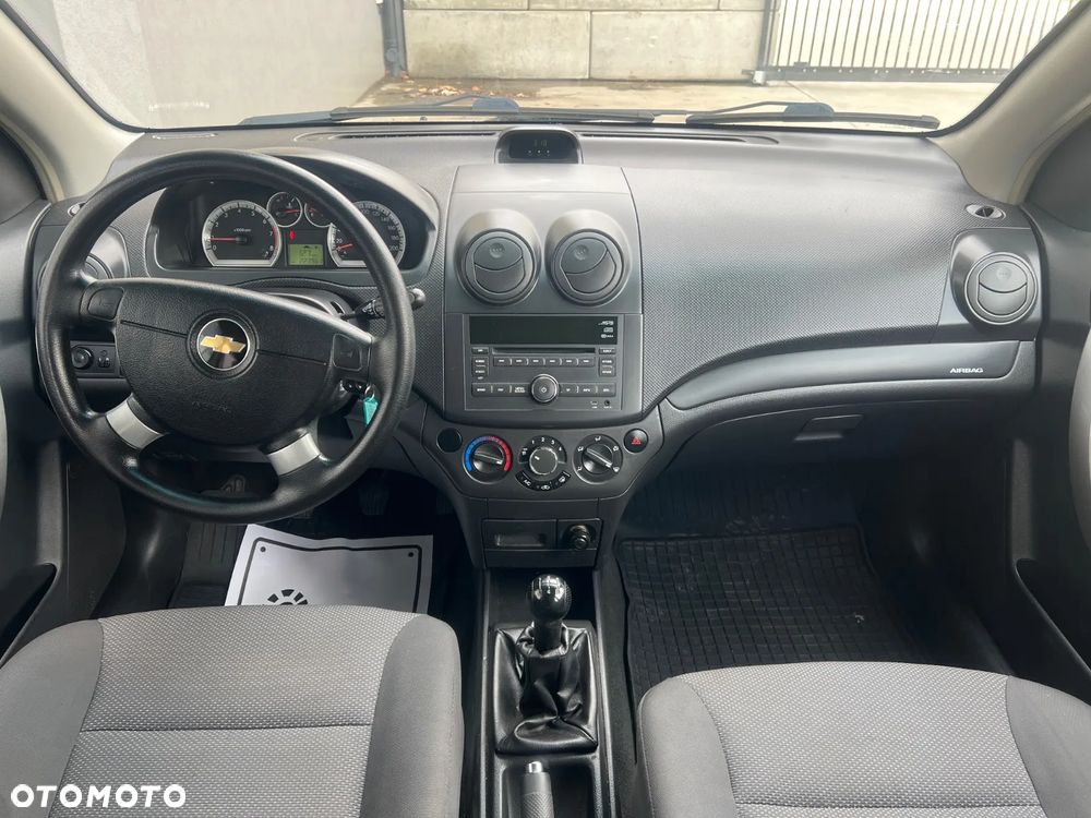 Chevrolet Aveo 1.2 16V LS - 11