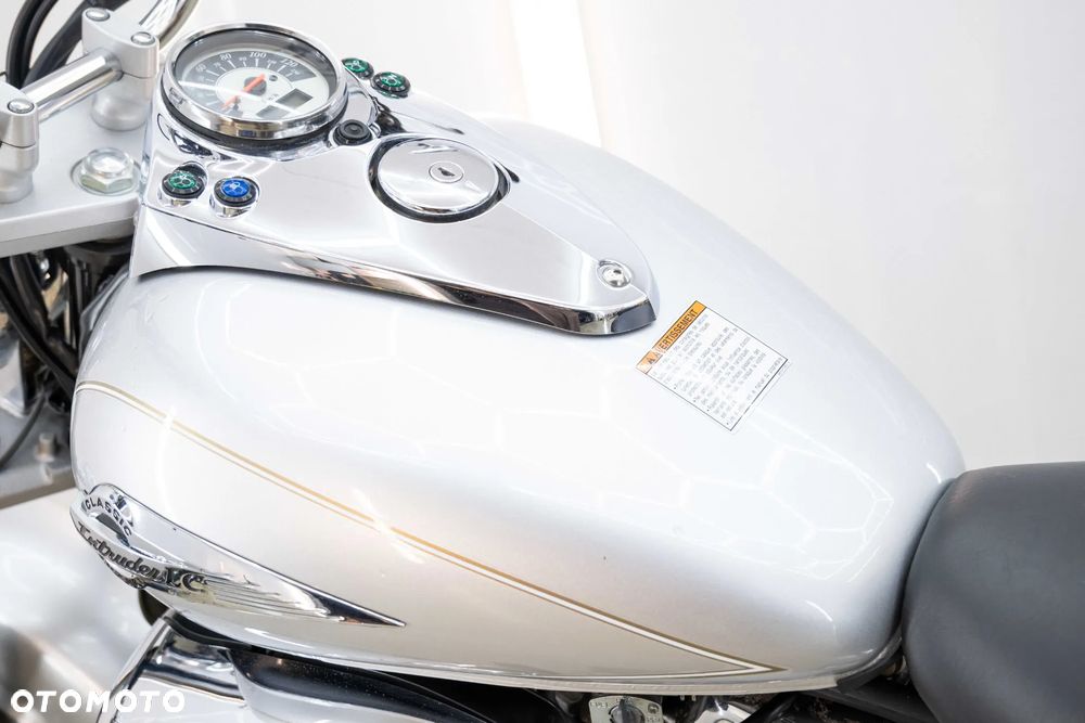 Suzuki Intruder - 22