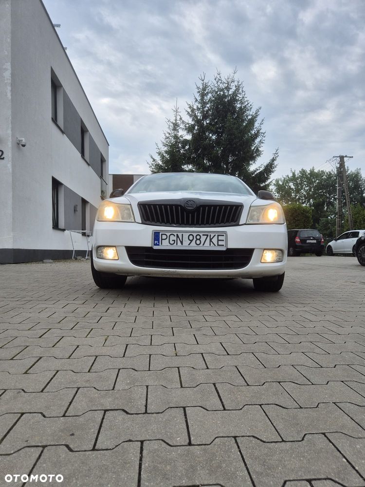 Skoda Octavia 2.0 TDI DPF Ambiente DSG - 1