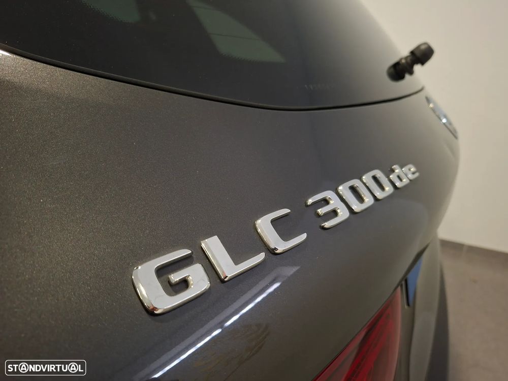 Mercedes-Benz GLC 300 de 4Matic 9G-TRONIC AMG Line Plus - 42