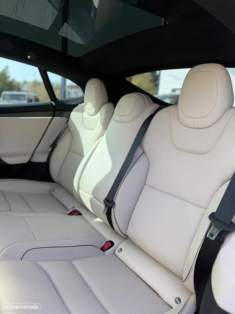 Tesla Model S Plaid AWD - 11