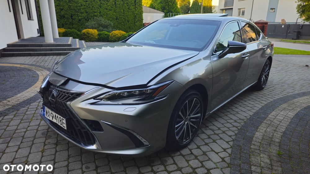 Lexus ES 300h Prestige - 8