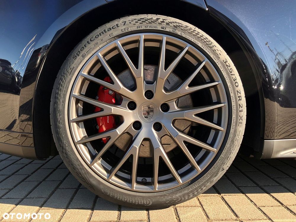 Porsche Panamera - 12