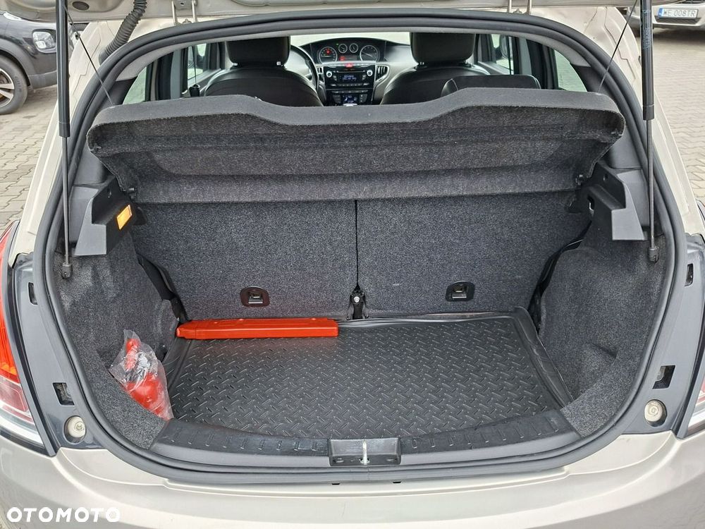 Lancia Ypsilon - 24