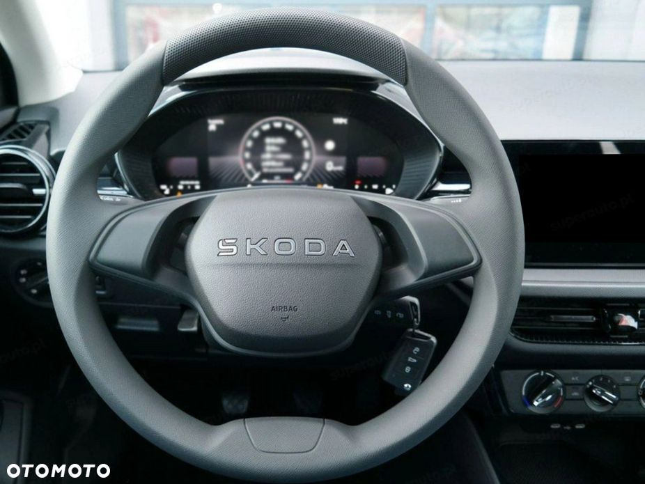 Skoda Fabia 1.0 Essence - 7
