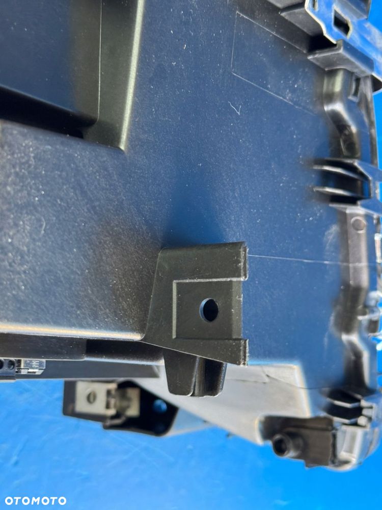 PRAWY BI XENON DYNAMIC BMW F01 F02 USA BDB - 11