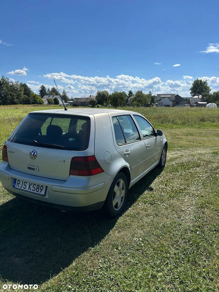 Volkswagen Golf 1.9 TDI Highline - 5