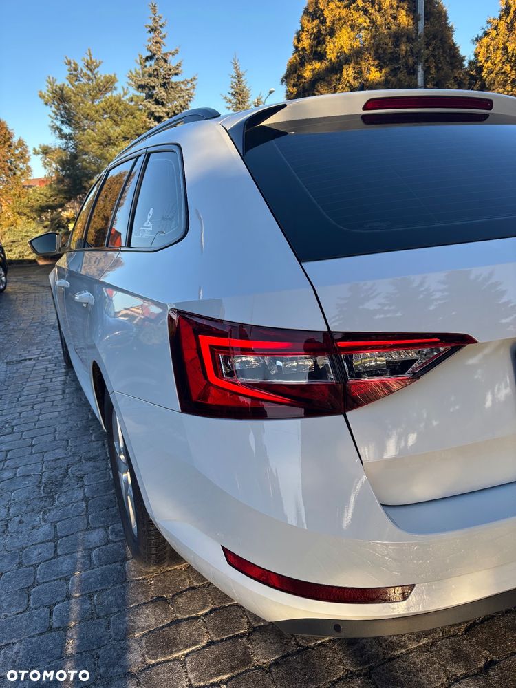 Skoda Superb 2.0 TDI DSG Style - 6