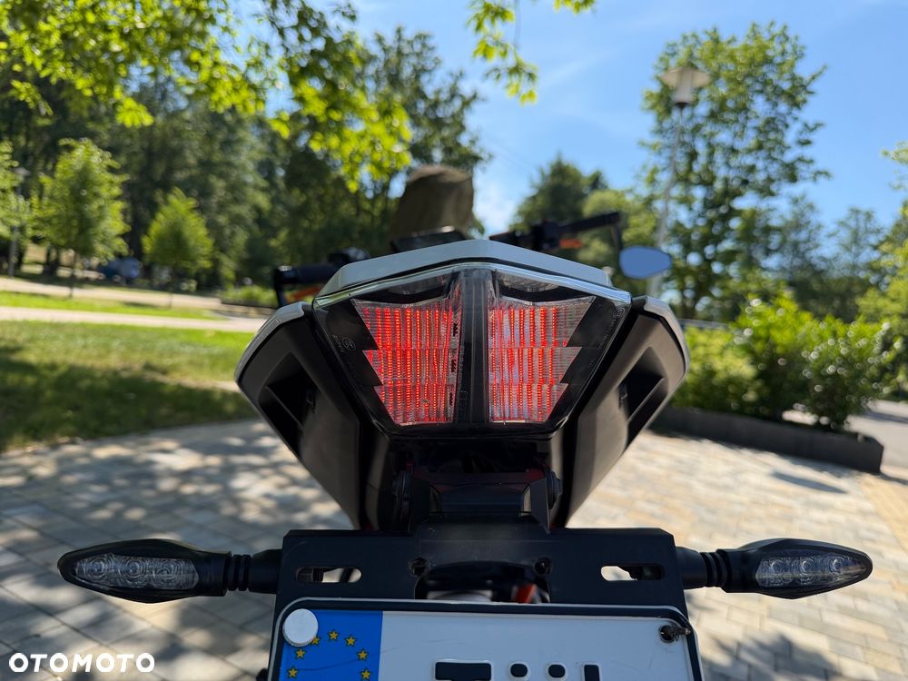 KTM Duke 125 - 8