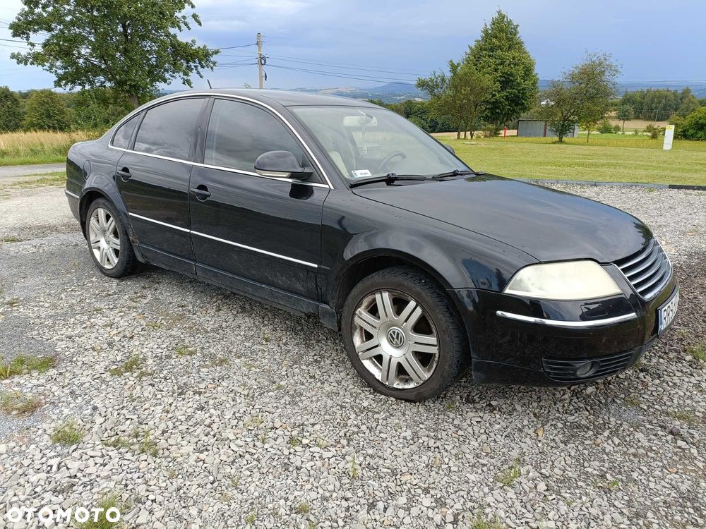 Volkswagen Passat - 1