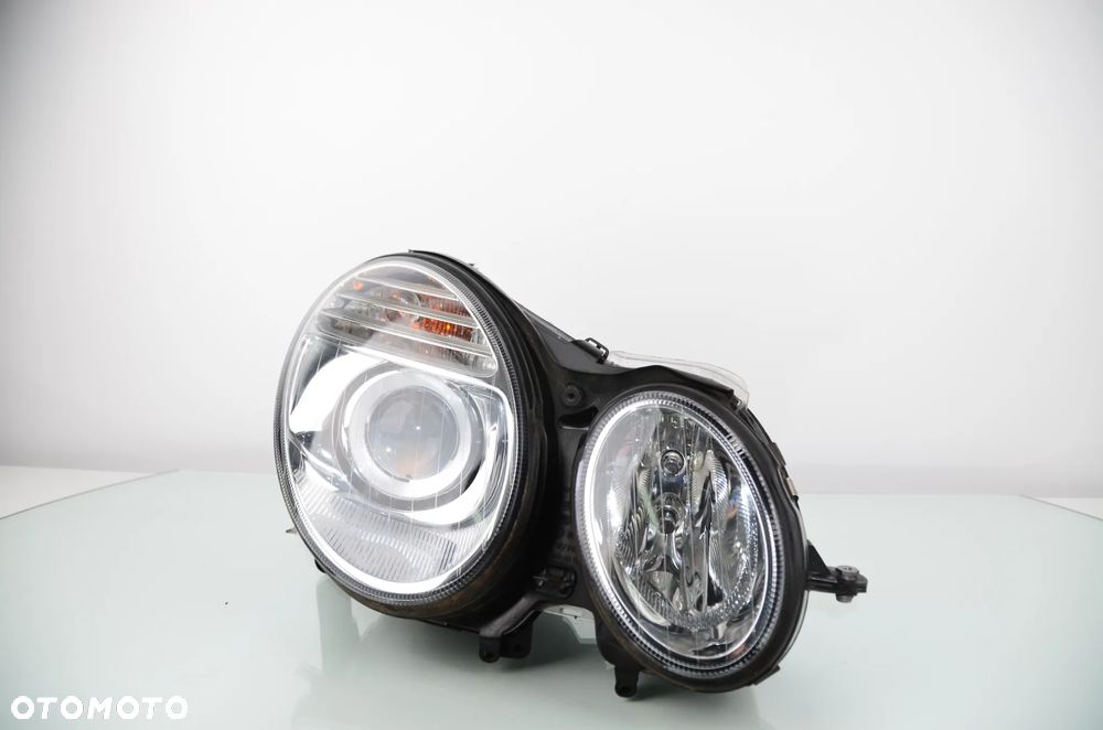 MERCEDES KLASA E W211 FACELIFT BI-XENON DYNAMICZNY A2118205261 z modułami Prawy Przedni Oryginał - 1