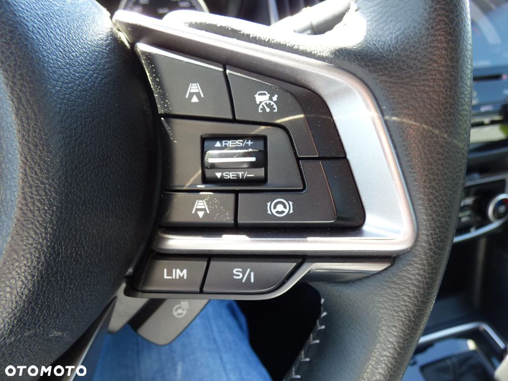 Subaru Forester 2.0i-L Platinum (EyeSight) Lineartronic - 11