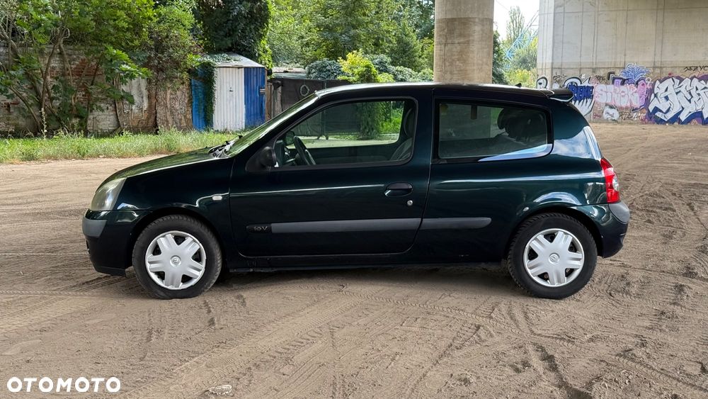 Renault Clio 1.2 16V Campus - 2