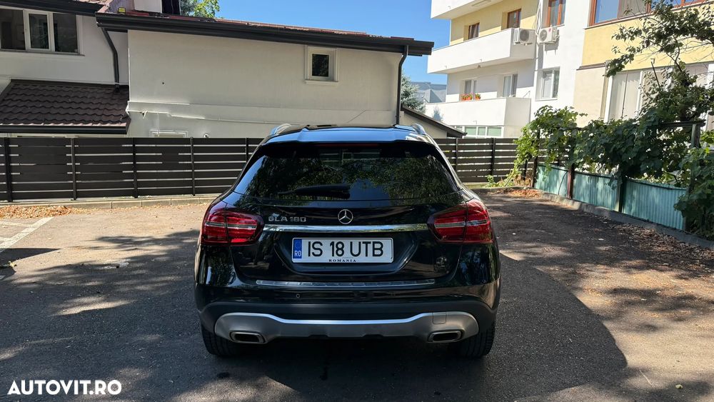 Mercedes-Benz GLA 180 7G-DCT StreetStyle - 6