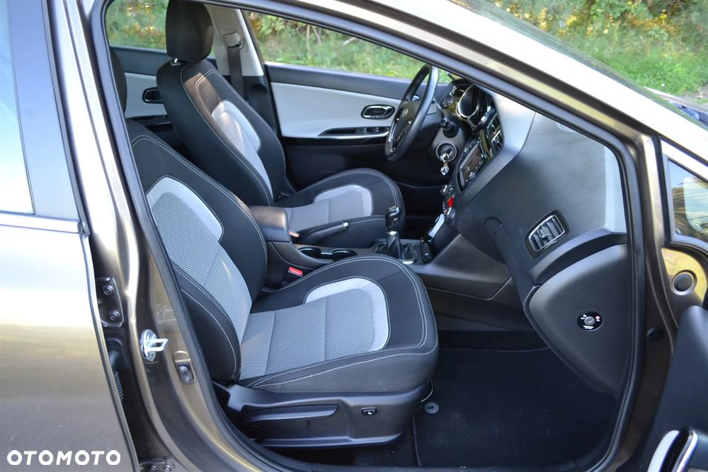 Kia Ceed 1.6 GDI ISG Platinum Edition - 20