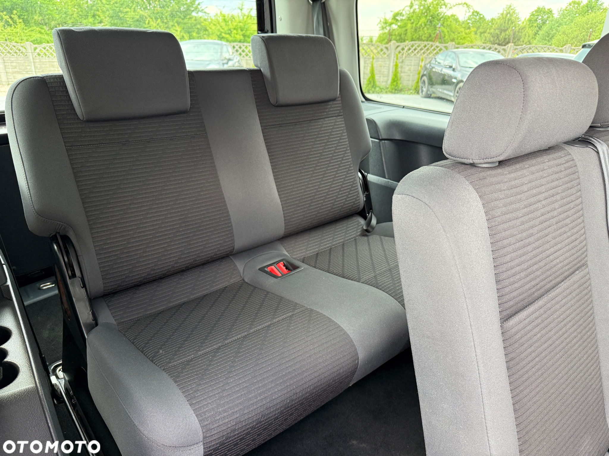 Volkswagen Caddy 1.2 (7-Si.) Edition 30 - 15