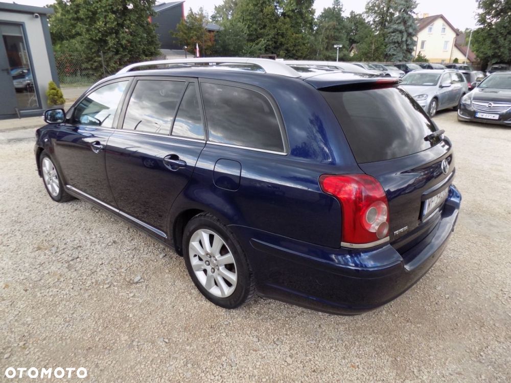 Toyota Avensis - 4