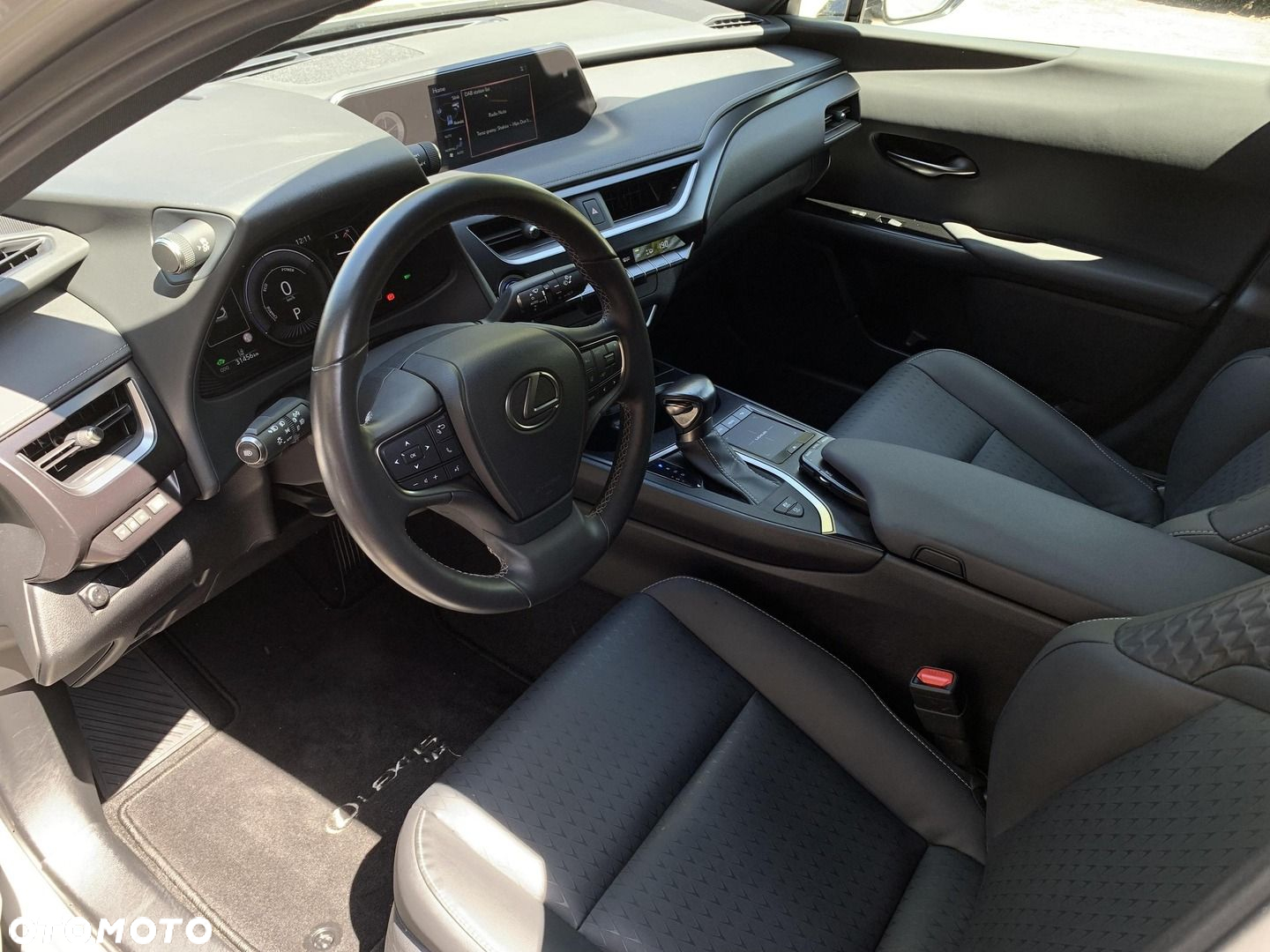 Lexus UX 250h GPF F Impression 2WD - 14