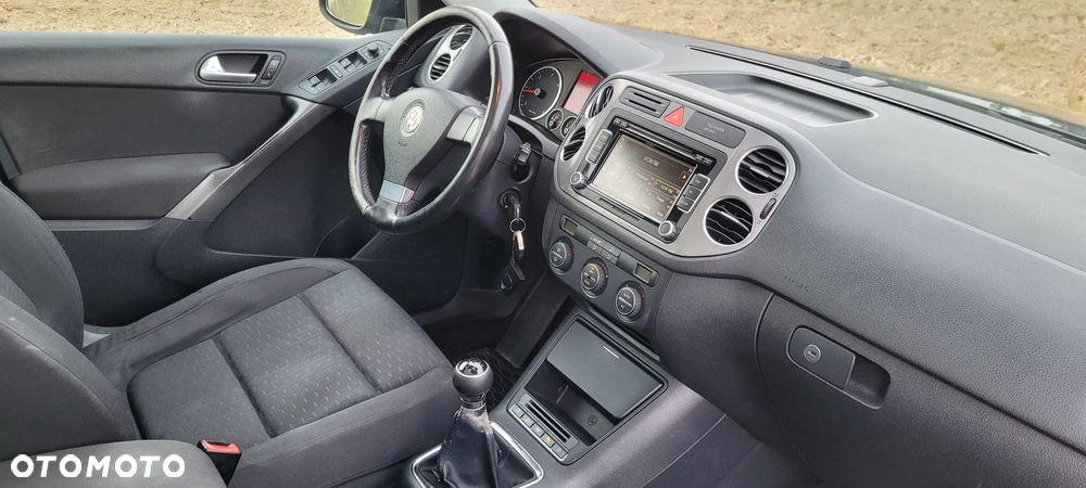 Volkswagen Tiguan - 10