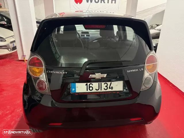 Chevrolet Spark 1.0 L - 6