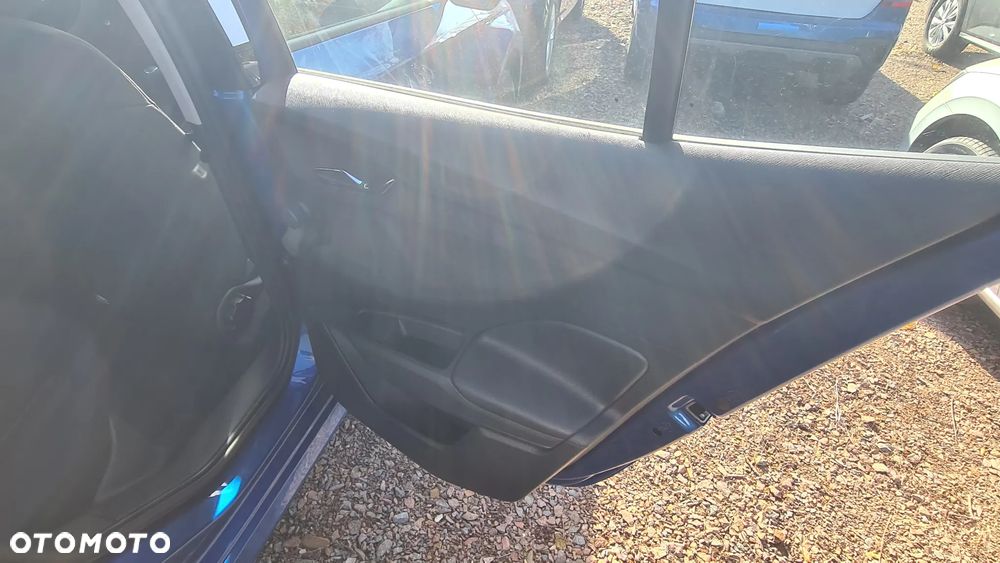 Skoda Fabia 1.0 Essence - 8