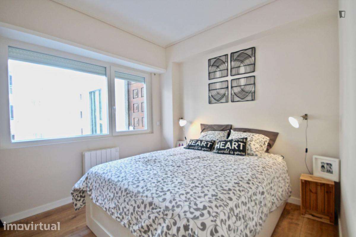 Apartamento com 1 quartos - localizado em Princípe Real Lisbon - Grande imagem: 4/17