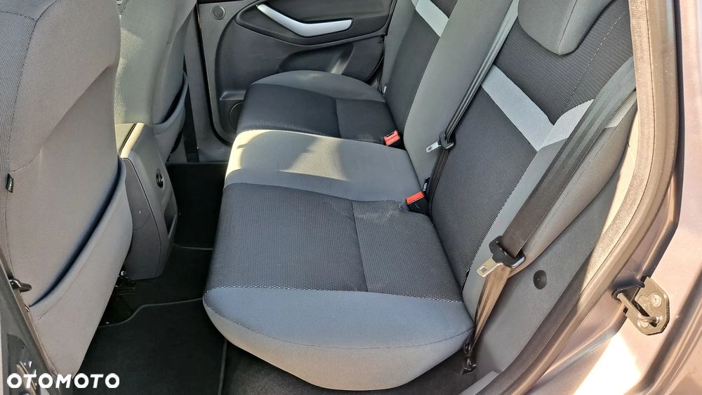 Ford Kuga 2.0 TDCi 4x4 Champions Edition - 16