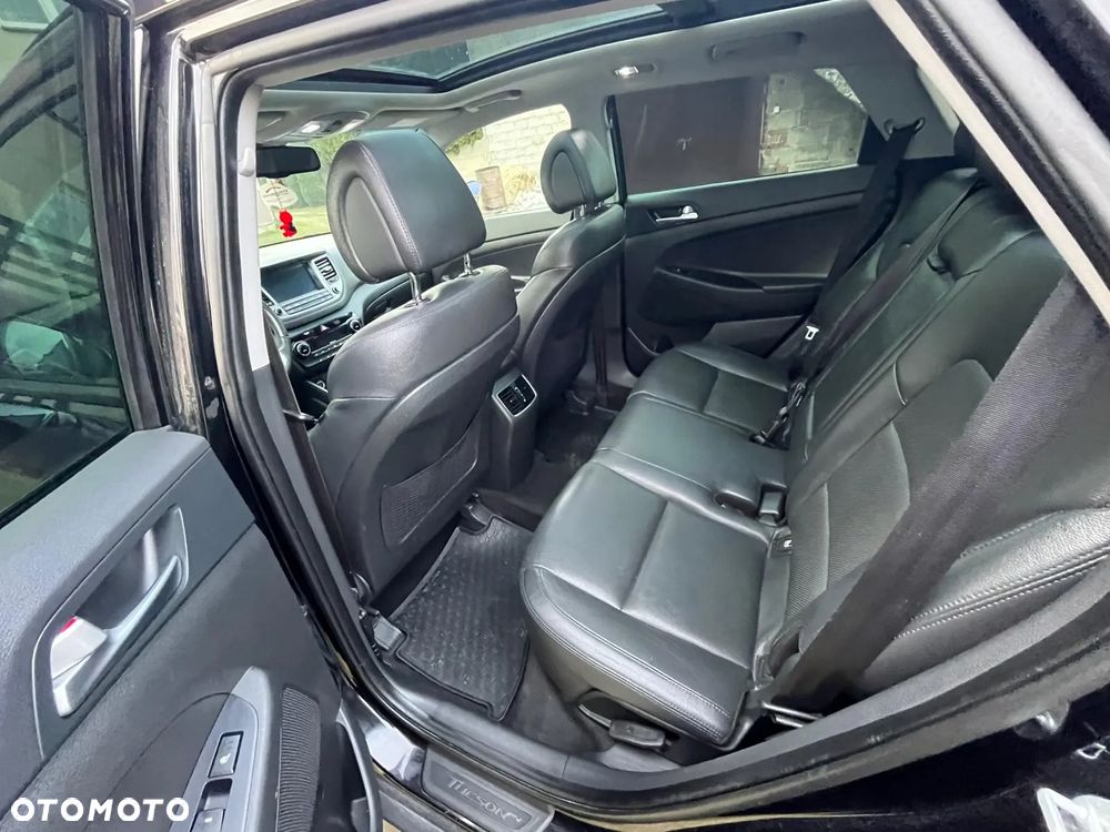 Hyundai Tucson 2.0 CRDI 4WD Automatik Style - 11