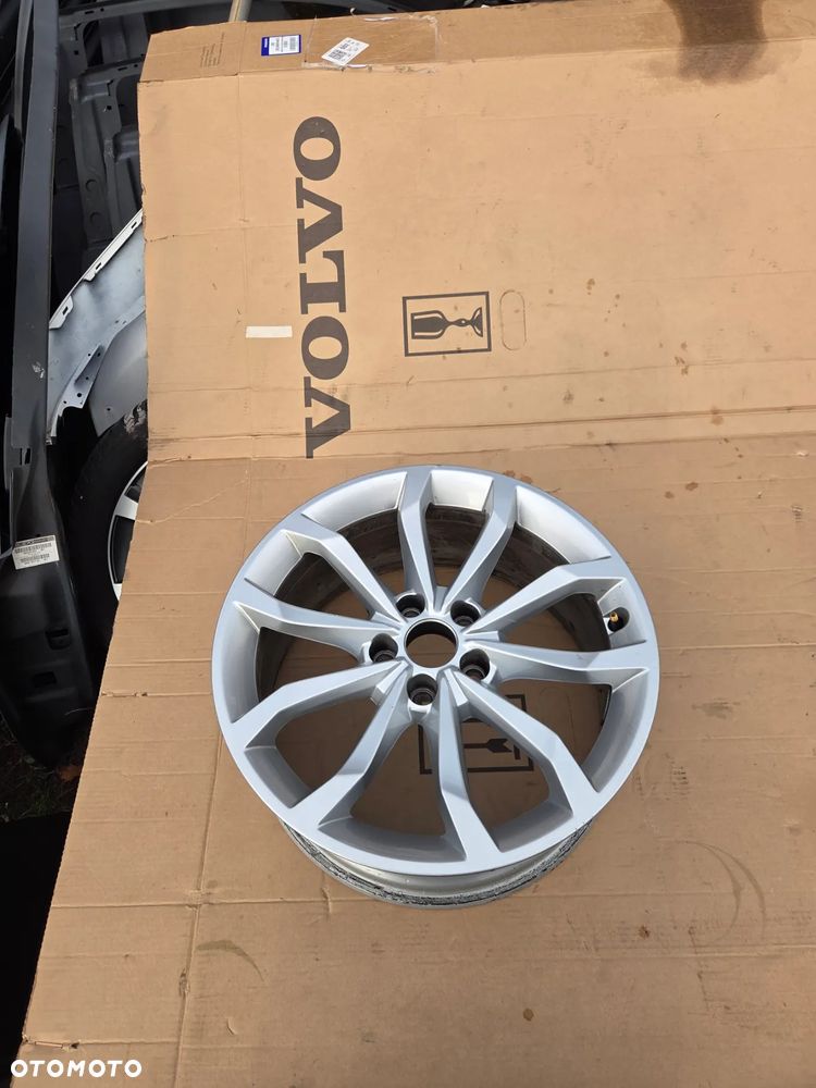 Felga aluminiowa Audi A4 S4 B9 18 Cali 8W0601025H E-8.0Jx18H2 ET 40 - 2