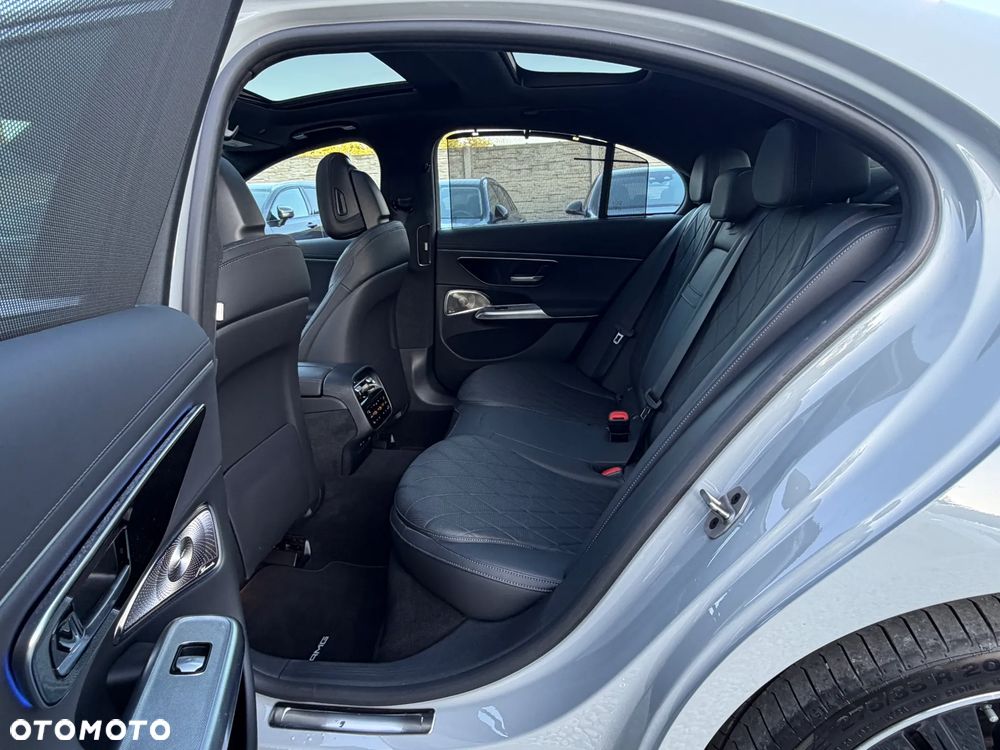Mercedes-Benz Klasa E 400e 4Matic 9G-TRONIC AMG Line NIGHT Edition - 31