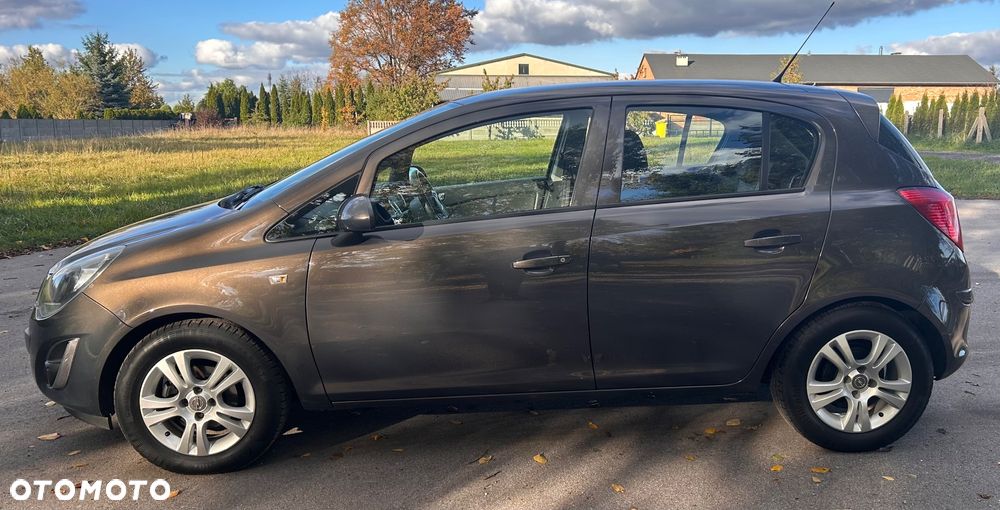 Opel Corsa 1.4 16V Cosmo - 3