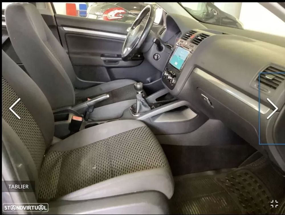 VW Jetta 1.6 TDi Confortline - 5