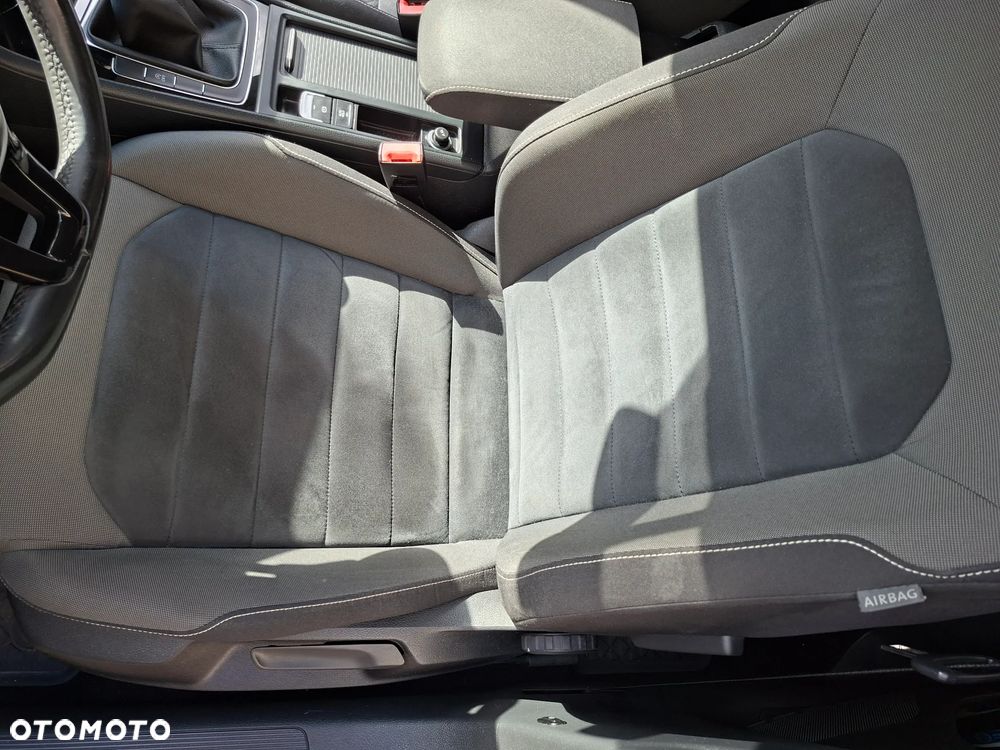 Volkswagen Golf 1.4 TSI BMT Comfortline - 20
