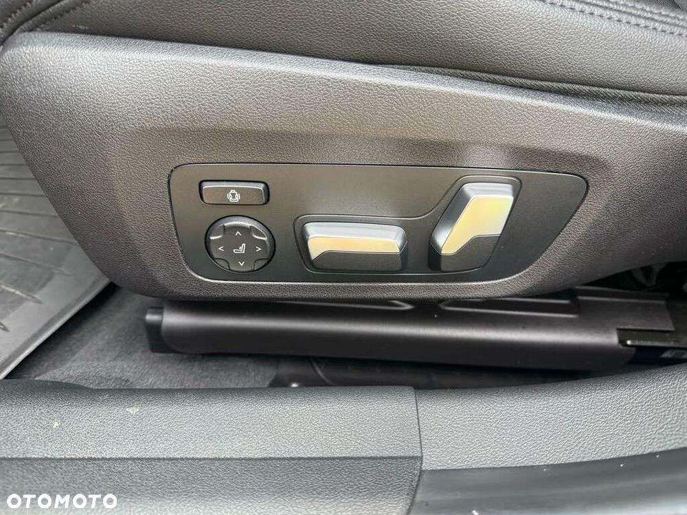 BMW Seria 3 M340i xDrive - 13