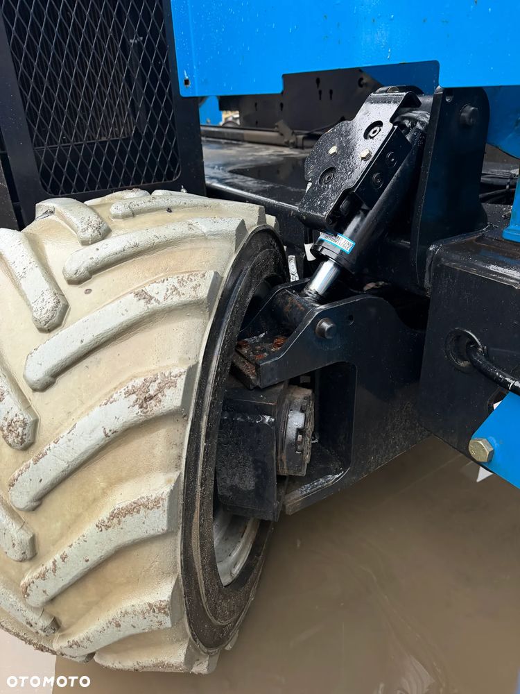 Genie Zwyżka Terenowa GS-4069RT Podnośnik Nożycowy Dźwig 14,5 metra jak Nowa z salonu! 1300 mtg. 2016 rok, Fabryczna przetwornica! 2x Gniazdo 230v góra dół. Pochodzi z Norweskiego urzędu Komuny. Zadbana! 4x4 Silnik Kubota. Zero Luzów i wycieków. Aktualne Serwisy DEKRA BMWT. Wysuwany Balkon. Sterowana z dołu i góry. Okazja Tanio !! Dokumentacja! Bez DPF, adBLUE - 24