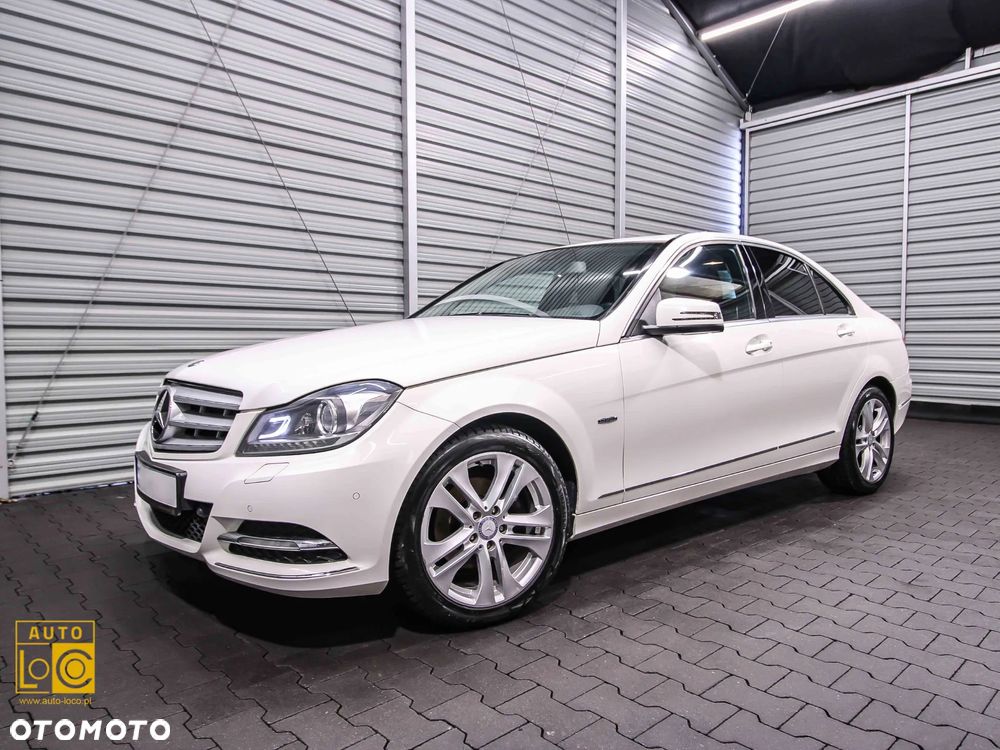 Mercedes-Benz Klasa C 180 CGI BlueEff Avantgarde - 3