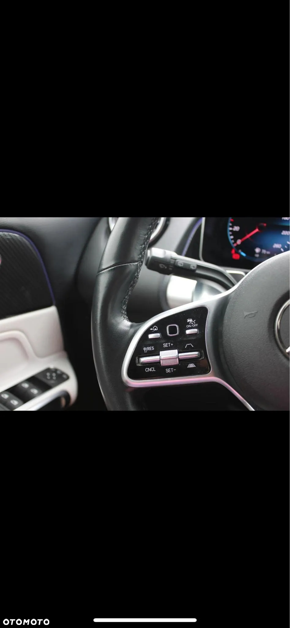 Mercedes-Benz GLB 250 4-Matic AMG Line 8G-DCT - 31