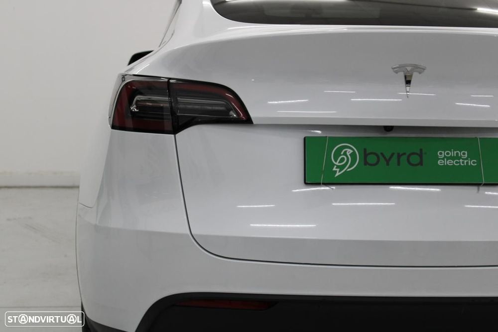 Tesla Model Y Long Range Dual Motor AWD - 6